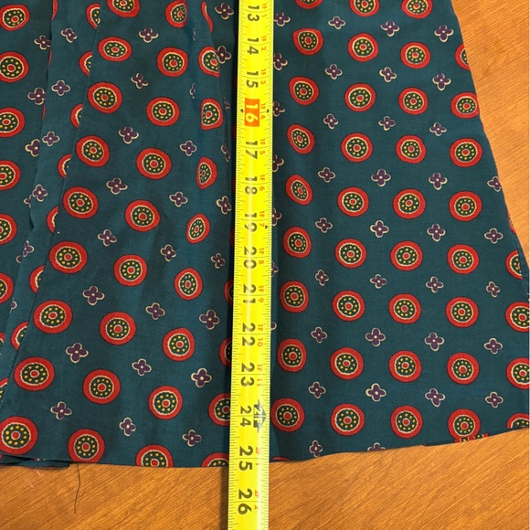 Vintage pull on patterned skirt size small - Picture 8 of 8